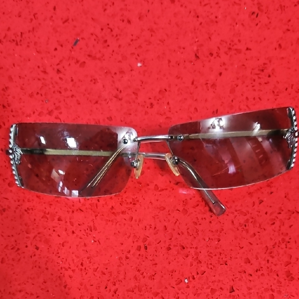 Elegant Silver Sunglasses